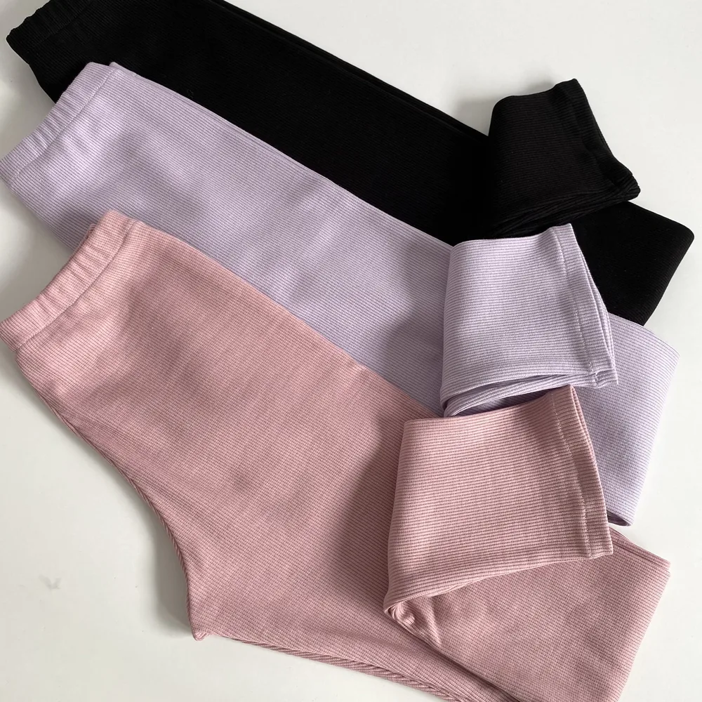 Legginsy z dzianiny prążkowanej Legginsy z dzianiny prążkowanej legginsy dziecięce mojewykroje