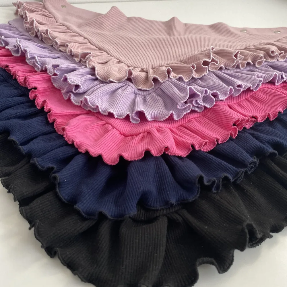 Chusta z falbanką na napki z dzianiny prążkowanej Chusta z falbanką na napki z dzianiny prążkowanej komin lub chusta dziecięca handmade mojewykroje