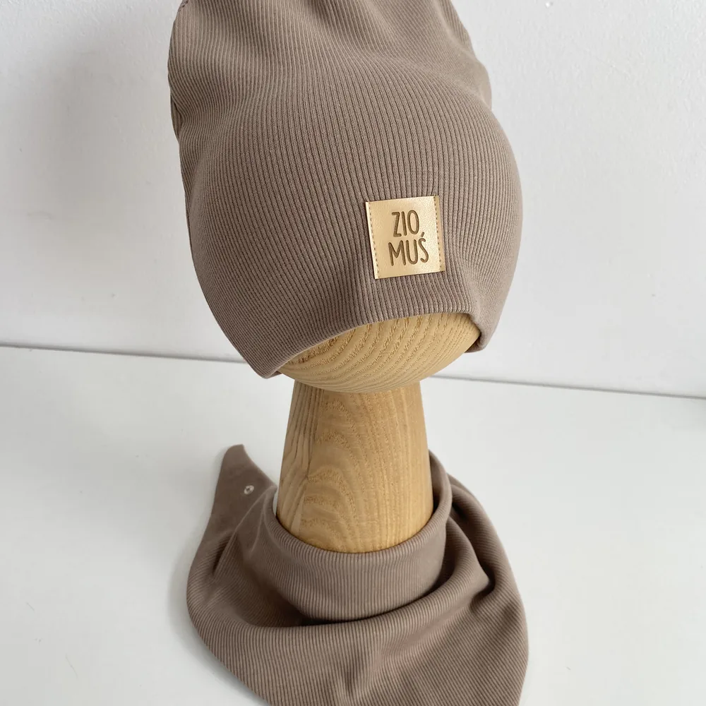 Czapka smerfetka i chusta Czapka smerfetka i chusta z dzianiny prążkowanej zestaw dziecięcy handmade mojewykroje