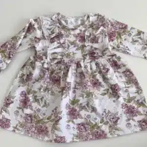 sukienka dziecięca w kwiaty biało różowa długi rękaw mojewykroje